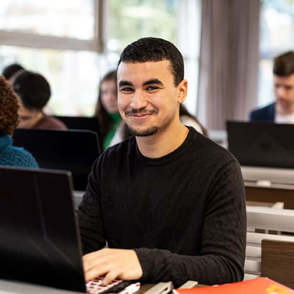 Formations informatique en alternance – Campus CESI de Nice
